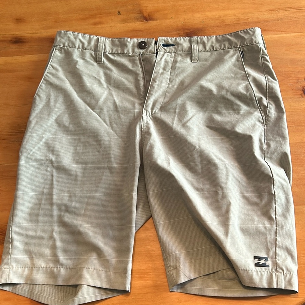 Billabong submersibles shorts men’s size 32
